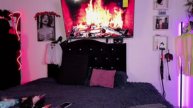 Alaia Asuka online show from October 22, 12:11 am