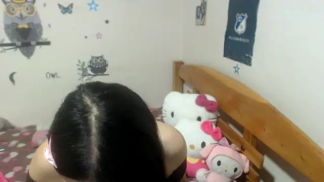 montthbluee online show from February 10, 7:01 am