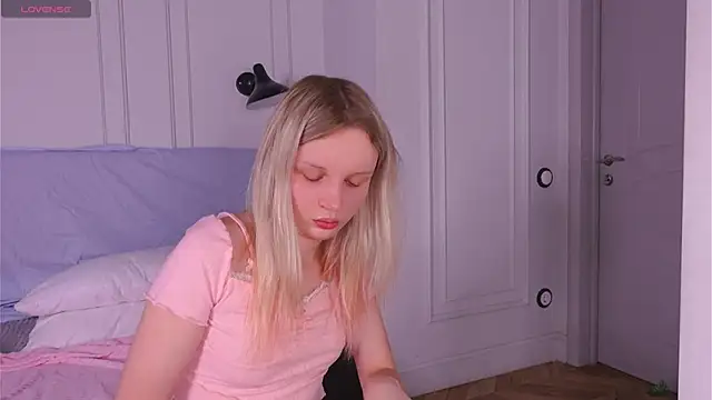 Beatrica Klein online show from December 8, 2:19 pm