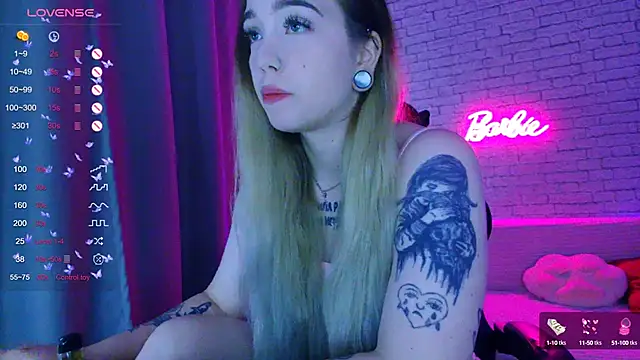 -Stacyy- online show from October 11, 5:17 am