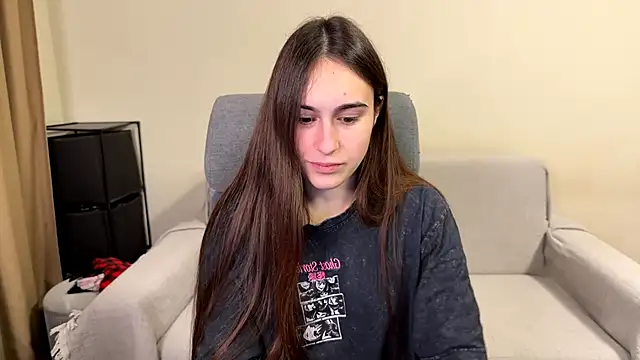 AliceKolltt online show from February 14, 9:00 pm
