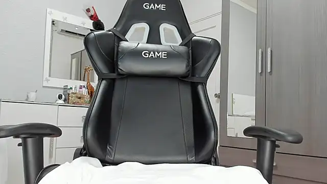 anisialuna  online show from February 5, 9:46 am