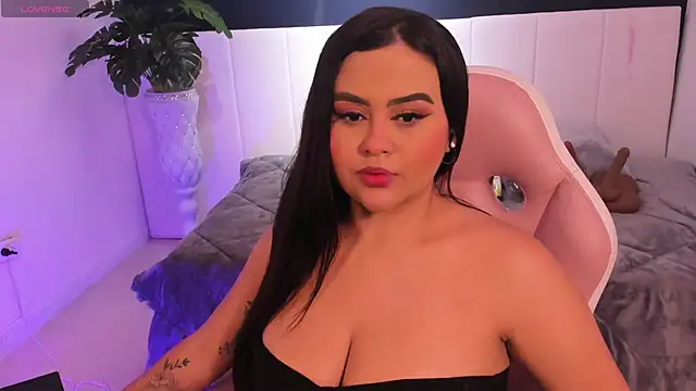 Snapshot of katia_bigboobs1 chatting on February 27, 6:52 pm katia bigboobs1 online show from February 27, 6:52 pm