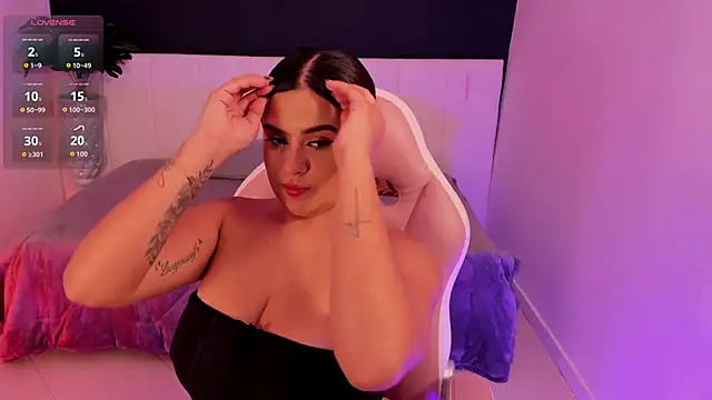Snapshot of katia_bigboobs1 chatting on April 10, 6:34 pm katia bigboobs1 online show from April 10, 6:34 pm