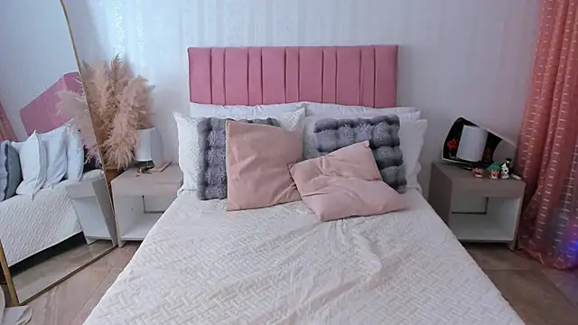 Snapshot of kath_rosee1 chatting on January 13, 9:09 pm kath rosee1 online show from January 13, 9:09 pm