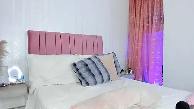 Snapshot of kath_rosee1 chatting on February 15, 11:25 pm kath rosee1 online show from February 15, 11:25 pm