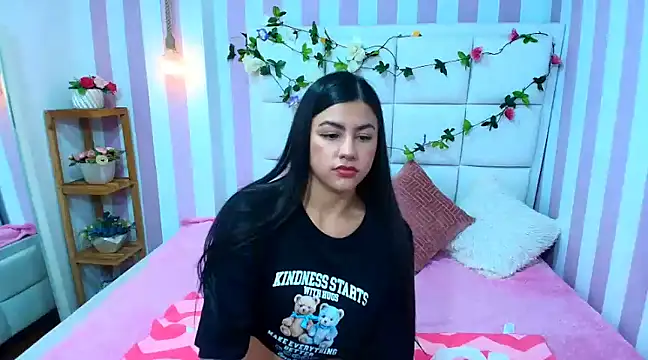 Kendall Sophy online show from March 18, 4:26 pm