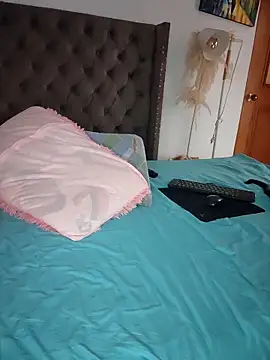 manuela star online show from September 23, 9:40 pm