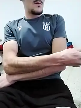 Snapshot of Zoro_23cm chatting on February 1, 10:08 pm Zoro 23cm online show from February 1, 10:08 pm