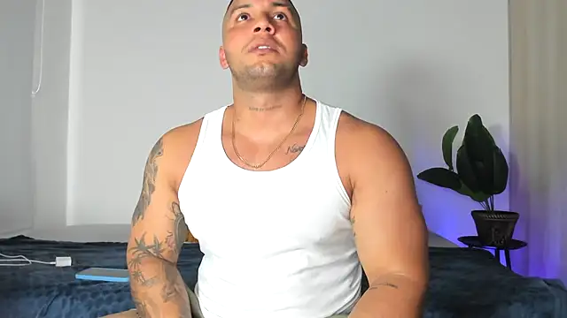 Snapshot of frank_myles chatting on January 17, 8:45 pm frank myles online show from January 17, 8:45 pm