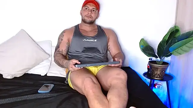 Snapshot of frank_myles chatting on February 6, 8:23 pm frank myles online show from February 6, 8:23 pm