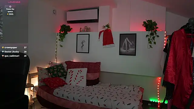 Alexis   Texas online show from December 14, 2:31 pm