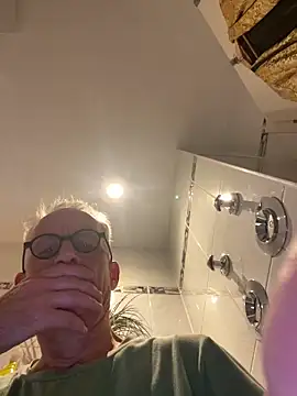 Frank22xx online show from October 6, 8:39 pm