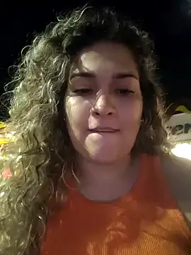 Sara smiiith211 online show from December 10, 2:27 am