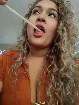 Sara smiiith211 online show from December 19, 7:07 pm