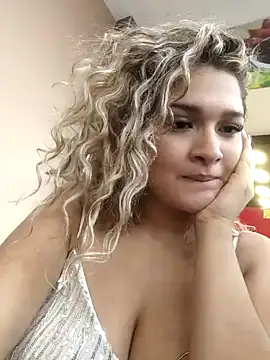 Sara smiiith211 online show from January 19, 7:15 pm