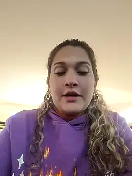 Sara smiiith211 online show from February 11, 12:59 am