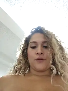 Sara smiiith211 online show from March 2, 4:07 am