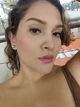 Sara smiiith211 online show from March 4, 10:49 pm