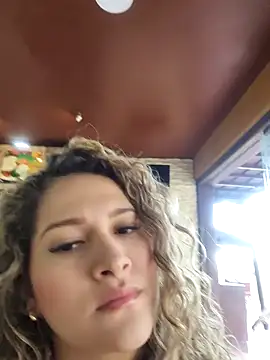 Sara smiiith211 online show from March 12, 10:07 pm