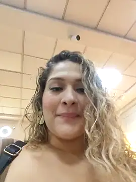 Sara smiiith211 online show from March 16, 12:45 am