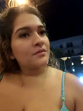 Sara smiiith211 online show from March 20, 12:19 am