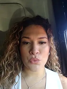 Sara smiiith211 online show from October 5, 9:13 pm