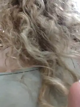 Sara smiiith211 online show from October 14, 12:33 am