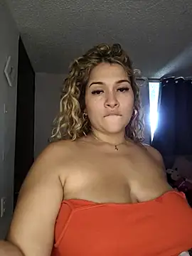 Sara smiiith211 online show from December 21, 10:06 pm