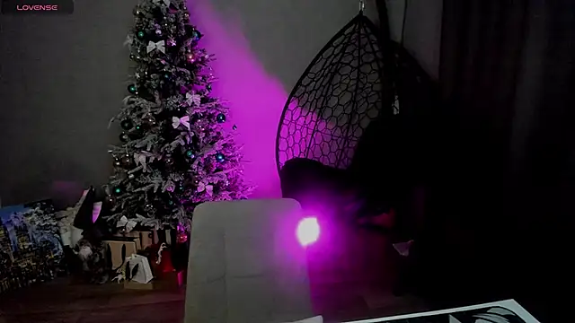 Snapshot of lily_williamss chatting on November 24, 12:10 am lily williamss online show from November 24, 12:10 am