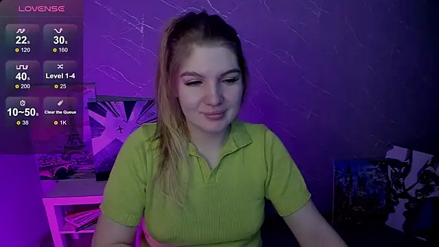 Snapshot of lily_williamss chatting on April 16, 12:11 am lily williamss online show from April 16, 12:11 am