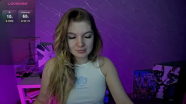 Snapshot of lily_williamss chatting on April 22, 12:13 am lily williamss online show from April 22, 12:13 am