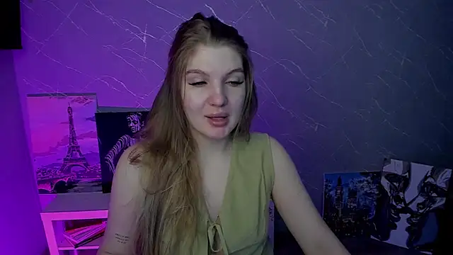 Snapshot of lily_williamss chatting on April 29, 12:16 am lily williamss online show from April 29, 12:16 am
