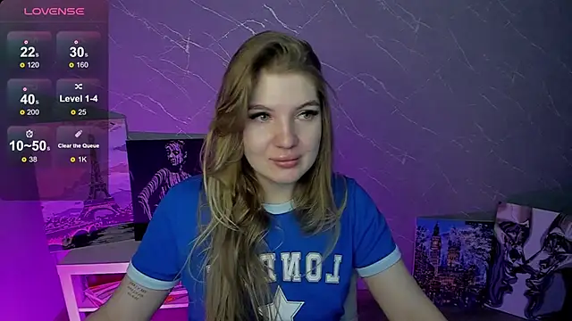 Snapshot of lily_williamss chatting on May 7, 12:05 am lily williamss online show from May 7, 12:05 am