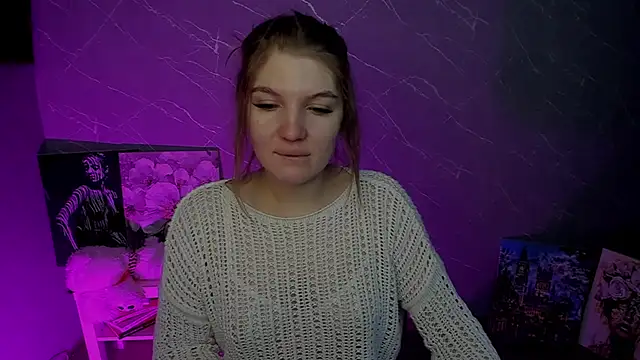 Snapshot of lily_williamss chatting on May 17, 12:52 am lily williamss online show from May 17, 12:52 am