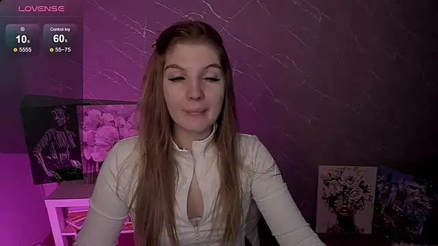 Snapshot of lily_williamss chatting on May 19, 1:56 am lily williamss online show from May 19, 1:56 am