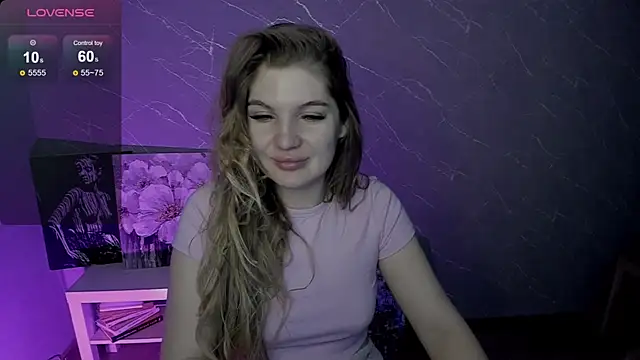Snapshot of lily_williamss chatting on May 22, 12:07 am lily williamss online show from May 22, 12:07 am