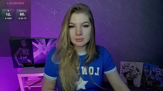 Snapshot of lily_williamss chatting on May 28, 12:52 am lily williamss online show from May 28, 12:52 am