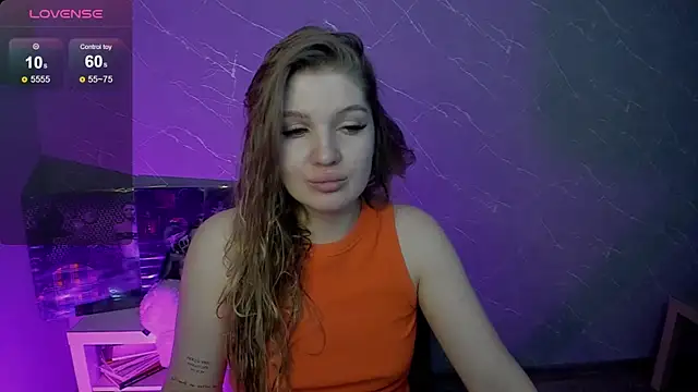 Snapshot of lily_williamss chatting on June 13, 12:08 am lily williamss online show from June 13, 12:08 am