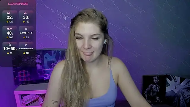 Snapshot of lily_williamss chatting on July 19, 11:52 pm lily williamss online show from July 19, 11:52 pm