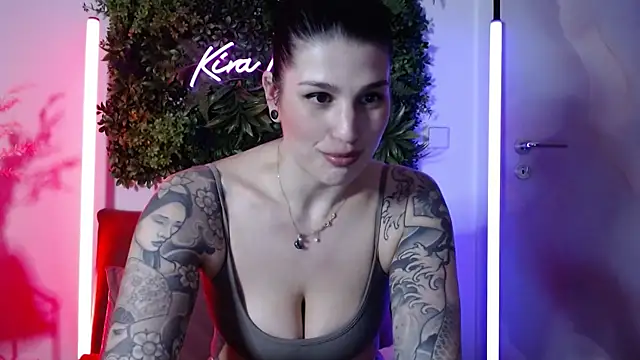 Snapshot of KiraKane1 chatting on January 22, 4:44 pm KiraKane1 online show from January 22, 4:44 pm