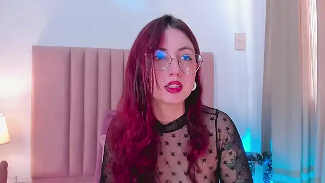 Snapshot of Emilywatsonn chatting on January 7, 12:09 pm Emilywatsonn online show from January 7, 12:09 pm