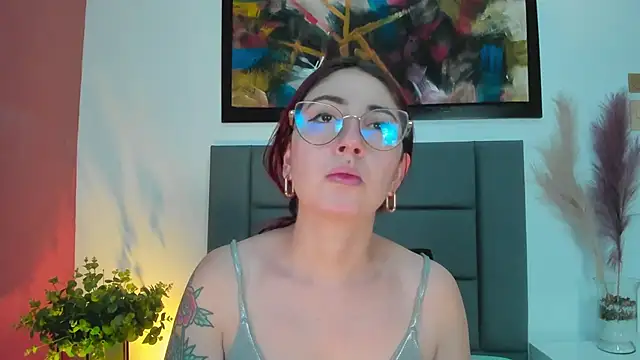 Snapshot of Emilywatsonn chatting on September 14, 2:16 pm Emilywatsonn online show from September 14, 2:16 pm