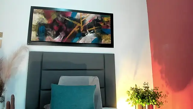 Emilywatsonn online show from October 31, 12:22 am