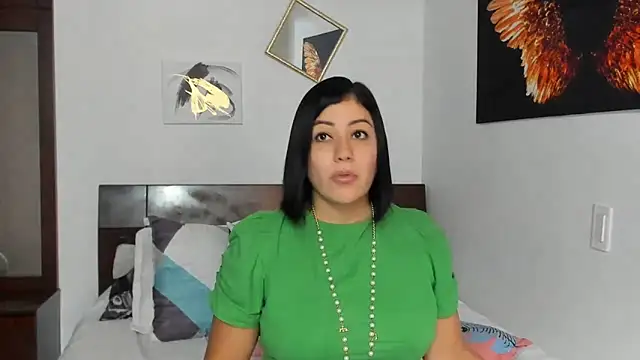 Snapshot of EmilyPeytonn chatting on January 15, 5:05 pm EmilyPeytonn online show from January 15, 5:05 pm