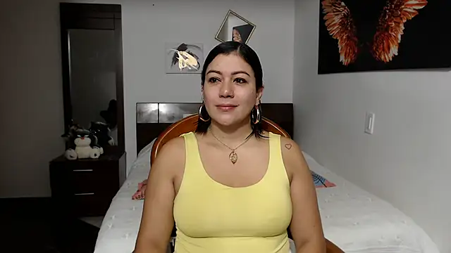 Snapshot of EmilyPeytonn chatting on February 25, 10:15 am EmilyPeytonn online show from February 25, 10:15 am