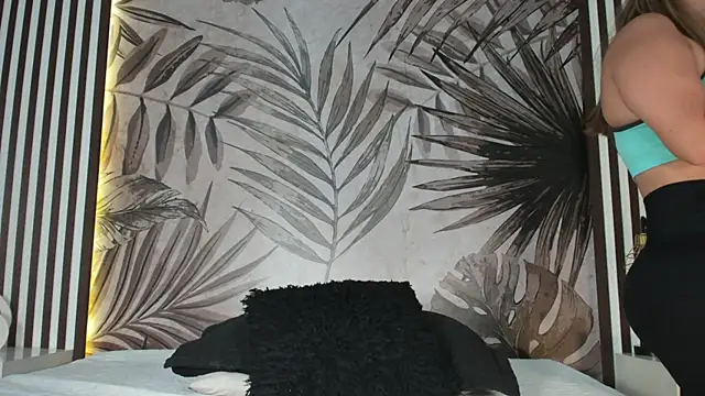 Samaantha-White online show from March 6, 11:25 am