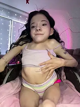 MiniSophiaa online show from January 18, 9:02 am