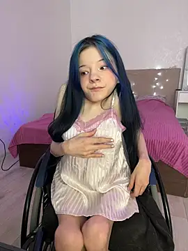 MiniSophiaa online show from February 10, 7:56 am