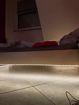 Bennyben8604 online show from December 6, 9:57 pm